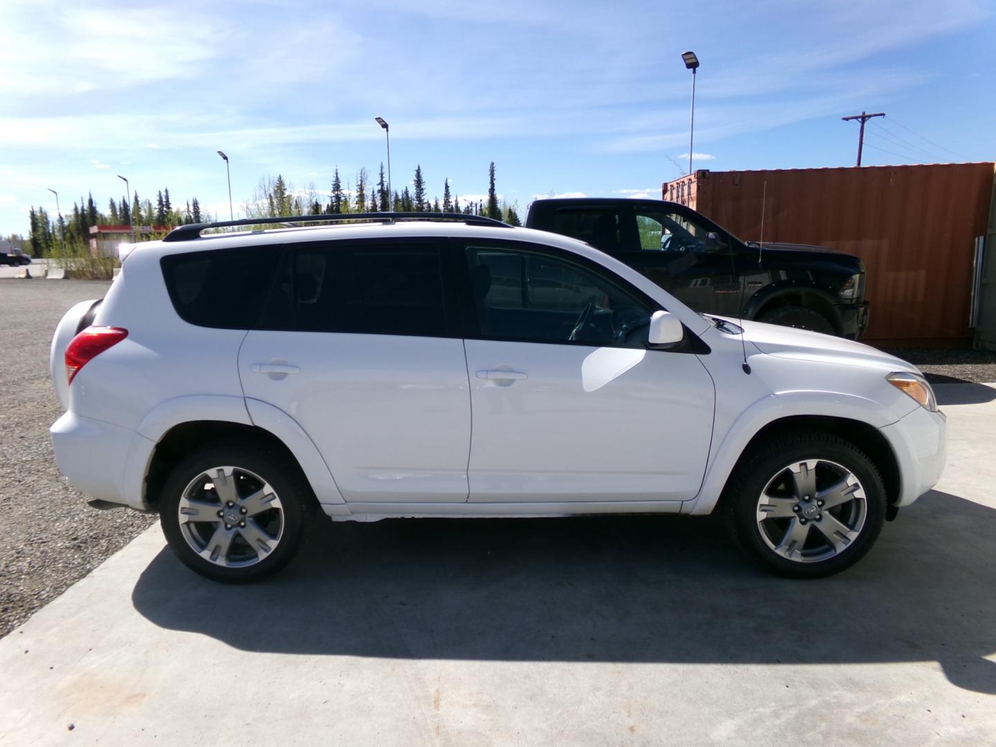 2008 White Toyota RAV4 Sport V6 4WD (JTMBK32V186) with an 3.5L V6 DOHC 24V engine, 5-Speed Automatic Overdrive transmission, located at 2630 Philips Field Rd., Fairbanks, AK, 99709, (907) 458-0593, 64.848068, -147.780609 - Photo#2